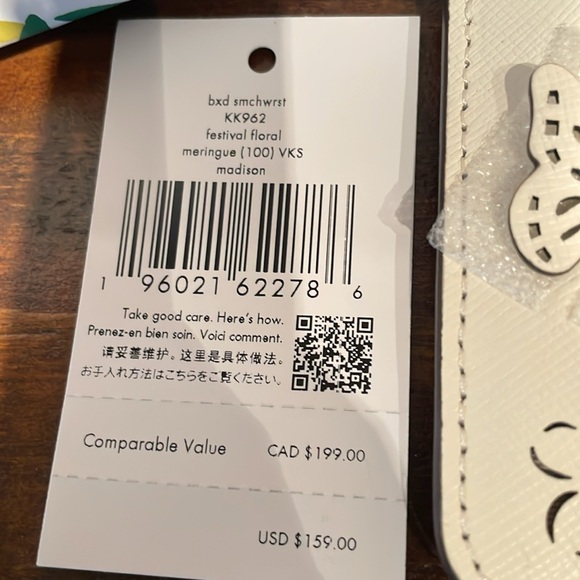 NWT Kate Spade Madison Cream Leather Floral Cutout Cardholder Wallet MSRP $159 - Picture 6 of 7